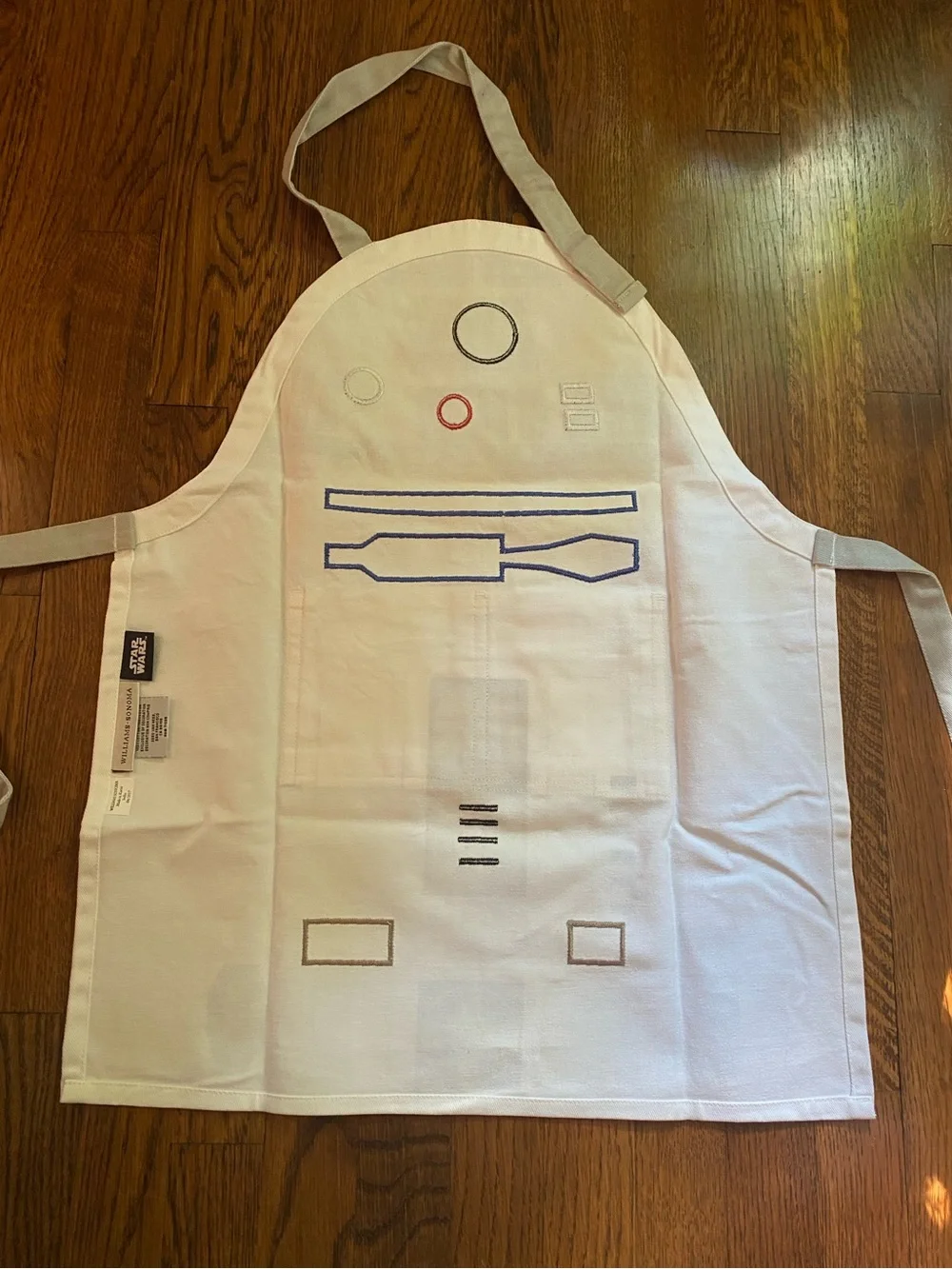 NWOT Star Wars R2D2 Kids apron from Williams Sonoma 100% Cotton Boy Girl Cooking